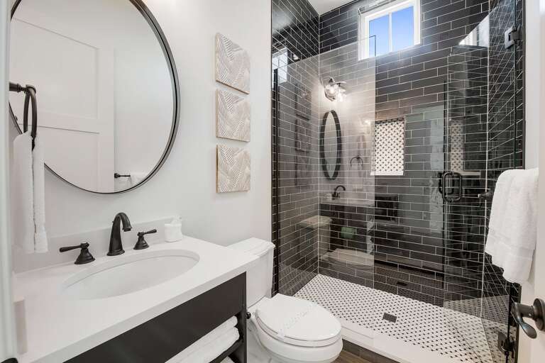 Bedroom 5 - En Suite Bathroom