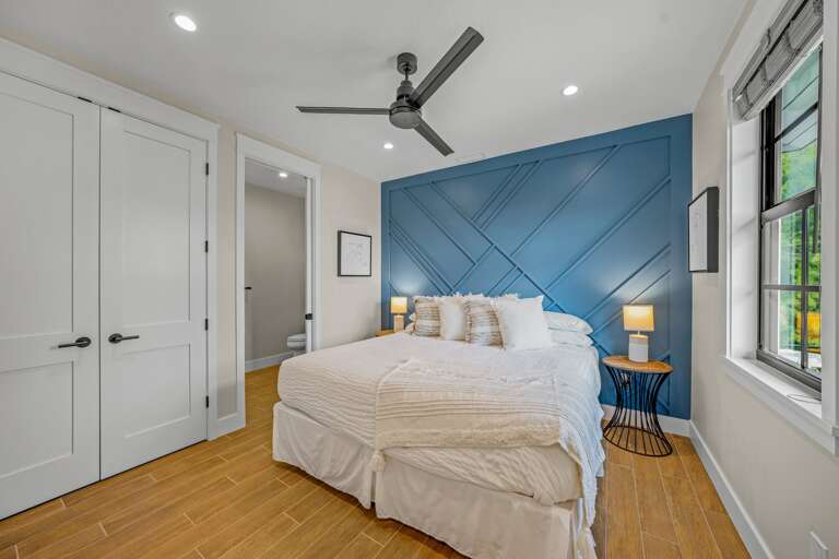 Bedroom 3 - King Bed w/ En Suite Bath Bedroom 3 - King Bed w/ En Suite Bath