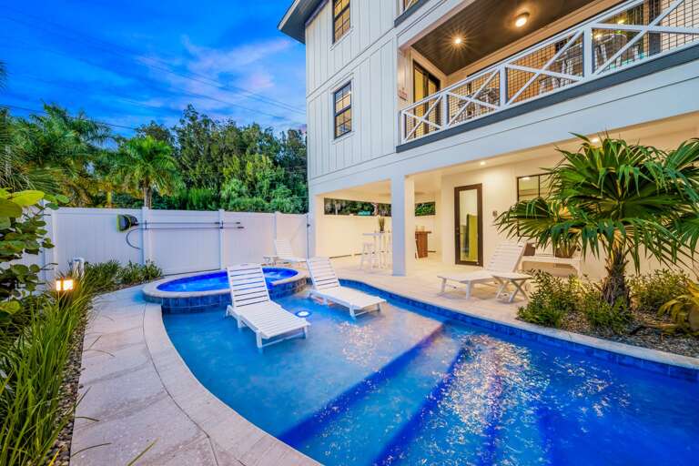 Twilight - Pool Views Twilight - Pool Views