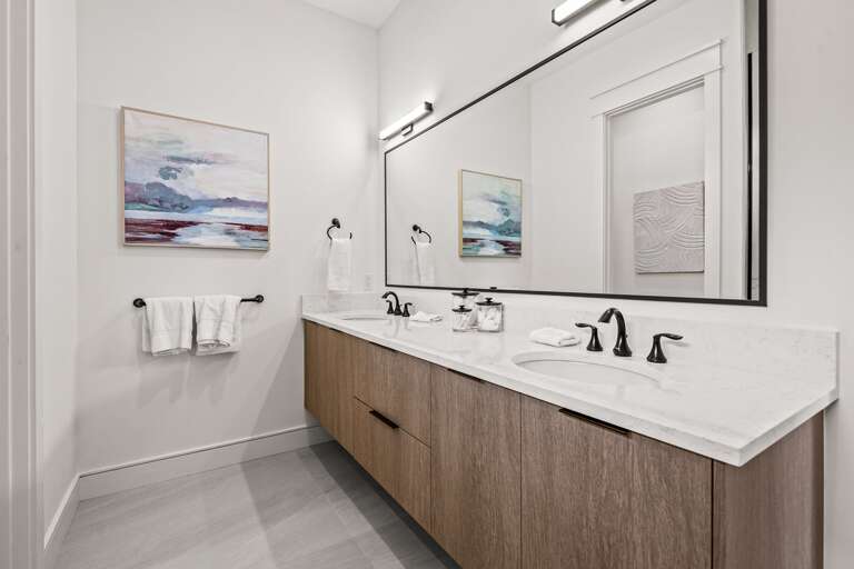 Bedroom 4 - En Suite Bath Bedroom 4 - En Suite Bath