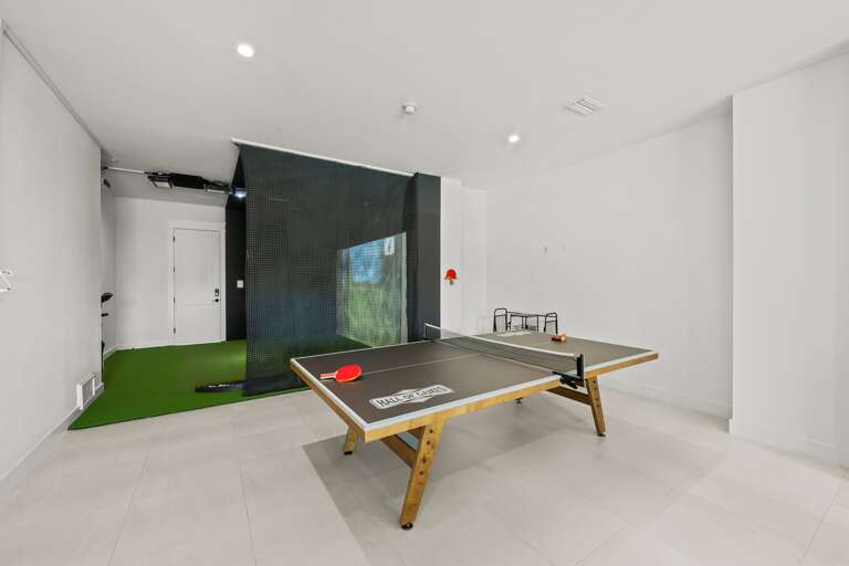 Game Room - Sports/Golf Simulator & Ping Pong Game Room - Sports/Golf Simulator & Ping Pong