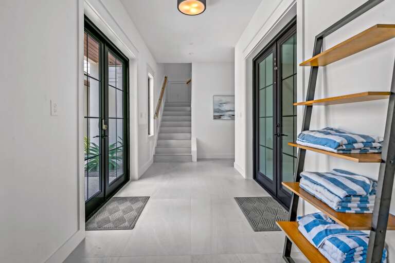 Entrway Foyer w/ Pool Area Access Entrway Foyer w/ Pool Area Access