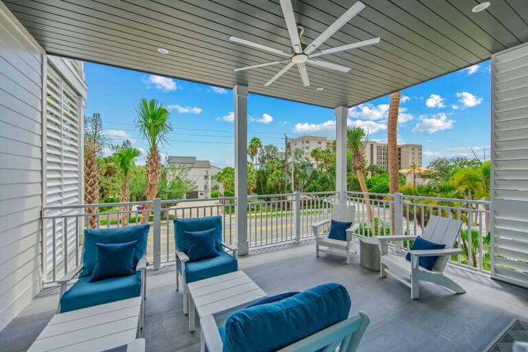 Outdoor Balcony off Club Room - Daytime