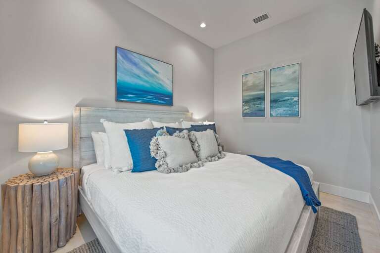 Bedroom 5 - California King Bed, En Suite Bath, Balcony Access w/ Pool Views