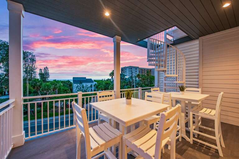 Twilight - Great Room Balcony - Dining, Peaking Gulf Views, Roof Top Access
