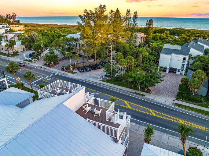 Twlight - Drone Rooftop Gulf Views