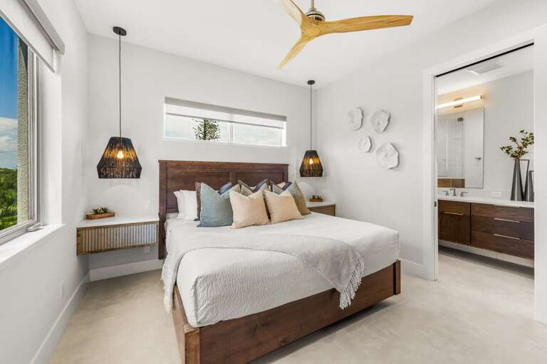 Bedroom 5 - King Size Bed and En-Suite Bathroom Bedroom 5 - King Size Bed and En-Suite Bathroom
