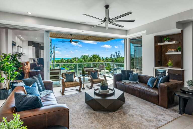 Great Room - Large 80inch HDTV - Dry Bar - Gulf Views - Balcony Access Great Room - Large 80inch HDTV - Dry Bar - Gulf Views - Balcony Access
