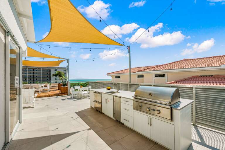 Rooftop - Elevator and Stairway Access - Outdoor Kitchen - Gulf Views Rooftop - Elevator and Stairway Access - Outdoor Kitchen - Gulf Views