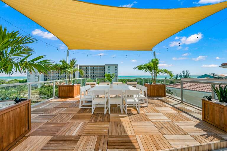 Rooftop - Dining and Lounge Area - Gulf Views Rooftop - Dining and Lounge Area - Gulf Views