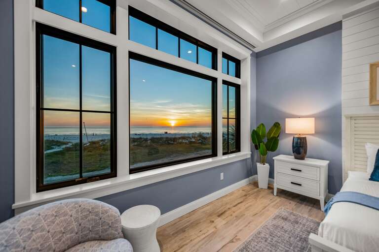Twilight - Master Bedroom - Endless Views