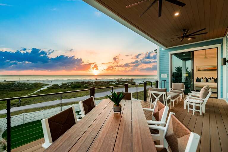 Twilight - 1st Living Level Balcony Access - Seating for 10 - Beachfront