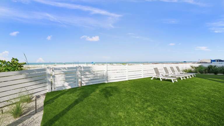 Tranquility - Relax in style  while taking in the Beachfront Views