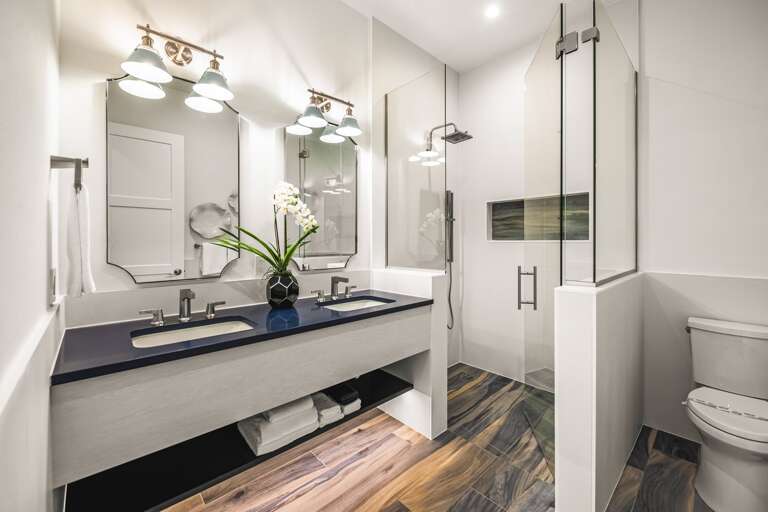 Bedroom 5 - En-Suite Bathroom - Large Walk-in Shower.