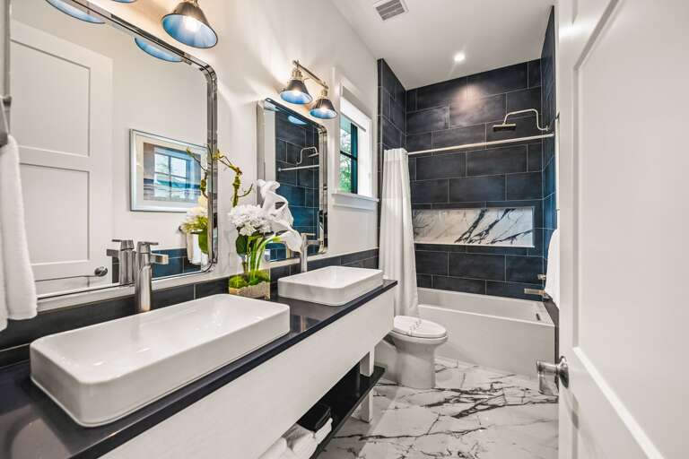 Bedroom 6 - En-Suite Bathroom - Shower/Tub Combination.