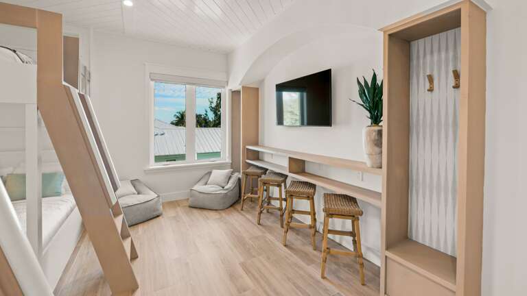 Bedroom 6 - Queen/Queen Bunk Beds and En-Suite Bathroom