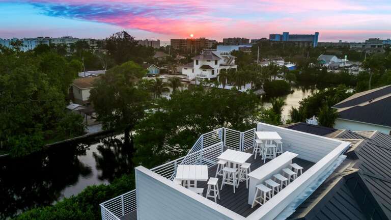 Twilight - Rooftop Bar & Hightop Seating