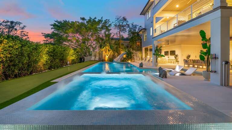 Twilight - Resort Style Pool - Covered Pool Area - Mini Golf