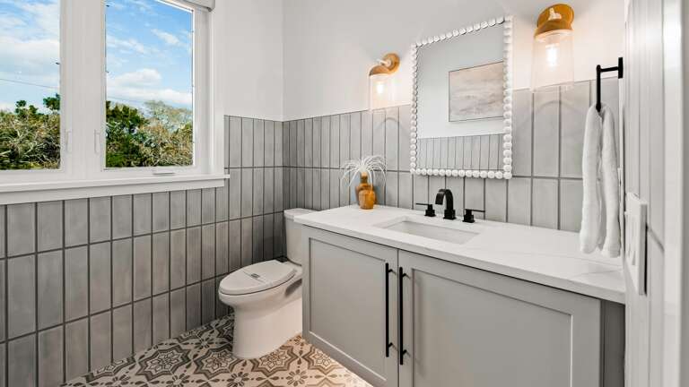 2nd Living Level 1/2 Bath