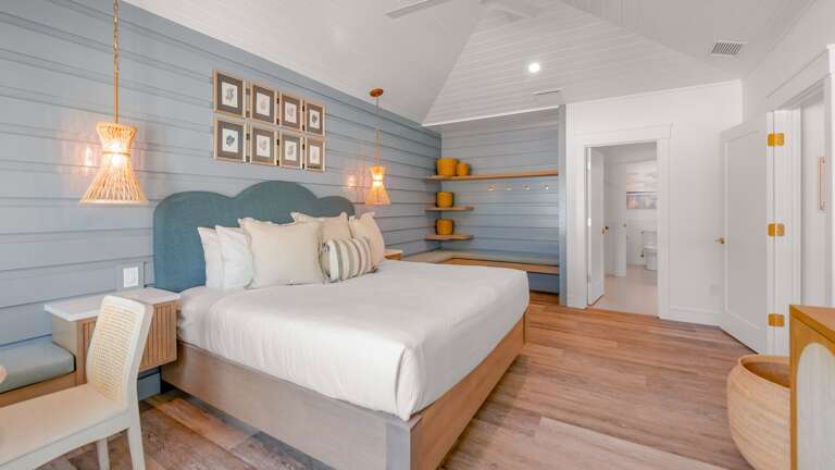 Bedroom 4 - King Size Bed and En-Suite Bathroom Bedroom 4 - King Size Bed and En-Suite Bathroom