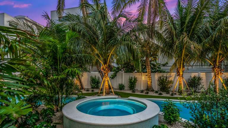 Twilight - Oversized Spa w/ Lush Tropical Landscape Twilight - Oversized Spa w/ Lush Tropical Landscape