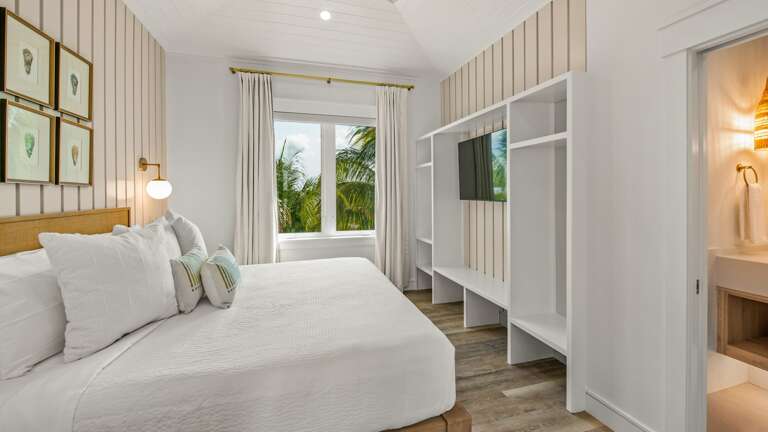 Bedroom 6 - King Size Bed and En-Suite Bathroom Bedroom 6 - King Size Bed and En-Suite Bathroom
