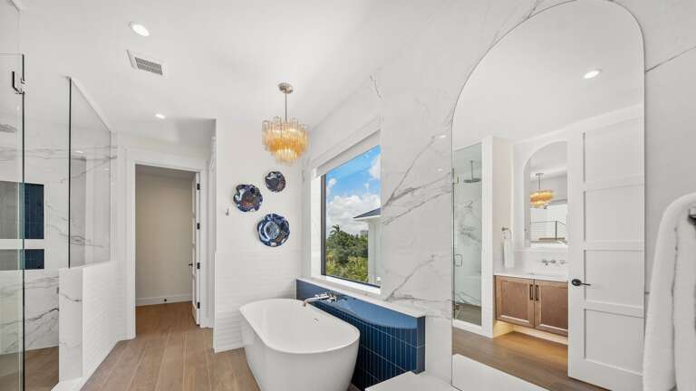 Master Bedroom - En Suite Master Bath Master Bedroom - En Suite Master Bath