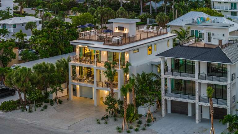 Rooftop and Balcony Views - Seascape Rooftop and Balcony Views - Seascape