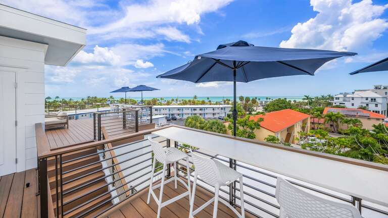 Rooftop - Elevator and Stairway Access Rooftop - Elevator and Stairway Access