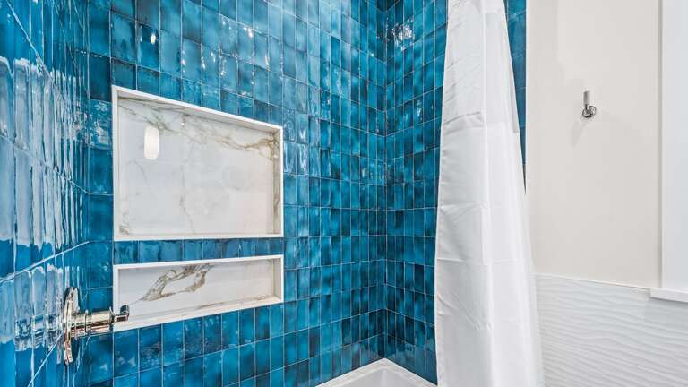 Bedroom 5 - En Suite Bath w/ Double Vanity and Shower-Tub Combo Bedroom 5 - En Suite Bath w/ Double Vanity and Shower-Tub Combo