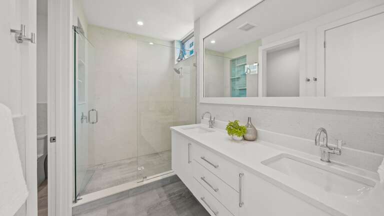 Bedroom 2 - En-Suite Bathroom