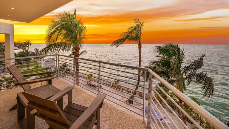 Twilight - Bedroom 3 - Balcony Access