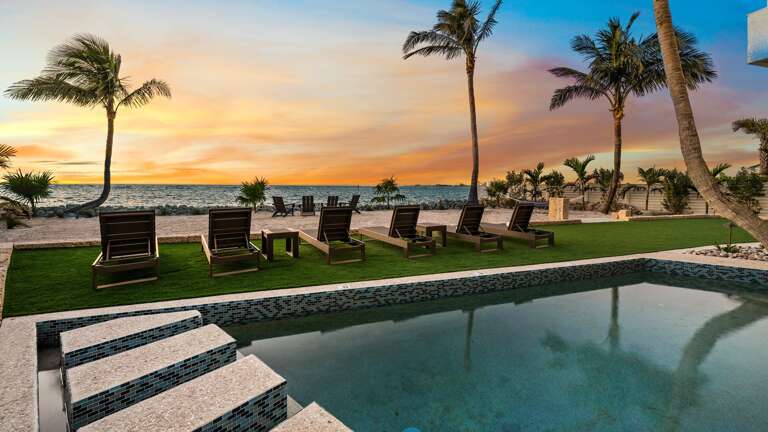 Twilight - Resort Style Pool/Spa - Soft Seating - Large Smart TV - Mini Golf - Ping Pong