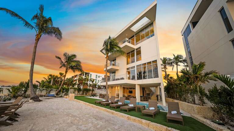 Twilight - Rear Elevation - Endless Horizon