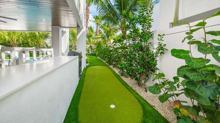 Ocean Breeze - Putt Putt Golf Ocean Breeze - Putt Putt Golf