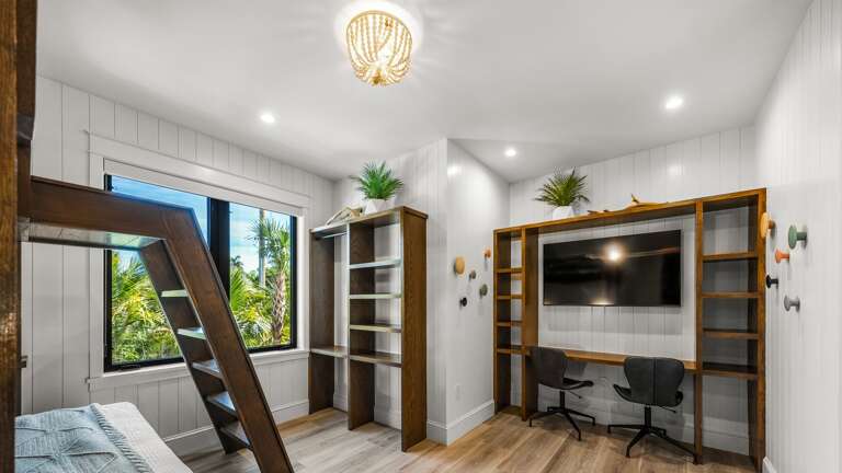 Bedroom 5 - En-Suite - Dedicated Workspace Bedroom 5 - En-Suite - Dedicated Workspace