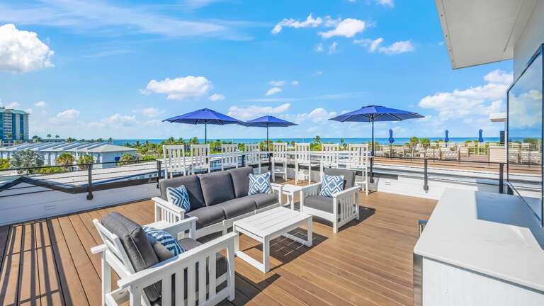 Daytime - Rooftop - Dining and Lounge Area - Gulf Views