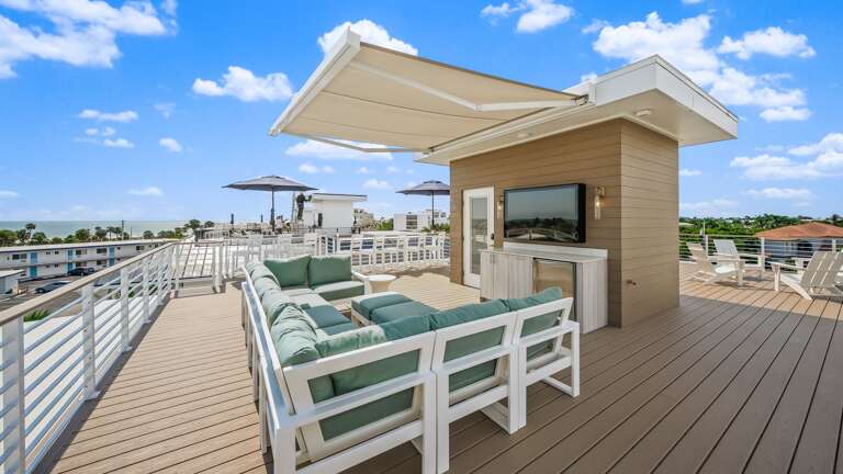 Daytime - Rooftop - Lounge Area with HDTV - Gulf Views