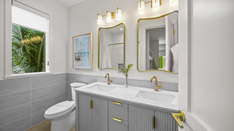 Bedroom 5 - En-Suite Bathroom - Shower/Tub Combination