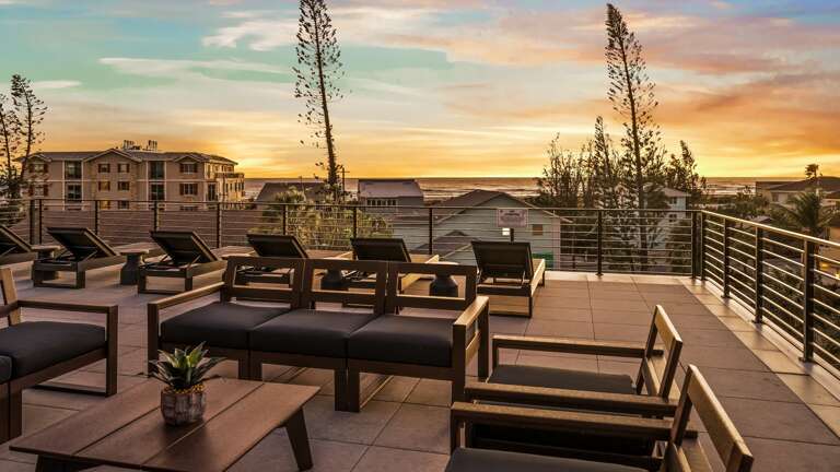 Twilight - The Lookout - Unmatched Rooftop Deck - Gulf Views - Bar - 2 Large HDTV's