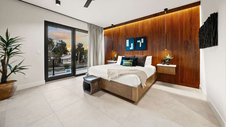 Bedroom 3 - King Size Bed and En-Suite Bathroom