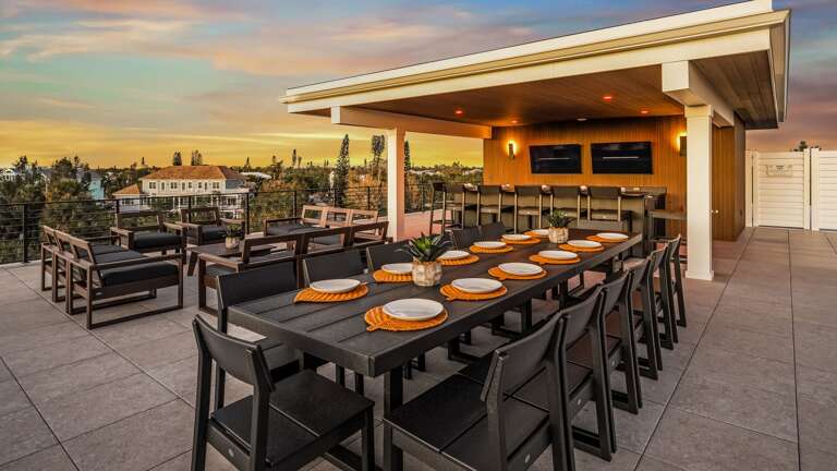 Twilight - Rooftop Deck w/ Gulf Views - Bar - Dining and Lounge Space
