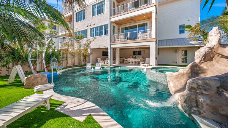 Resort Style Pool w/ Spa - Waterslide & Rope Swing