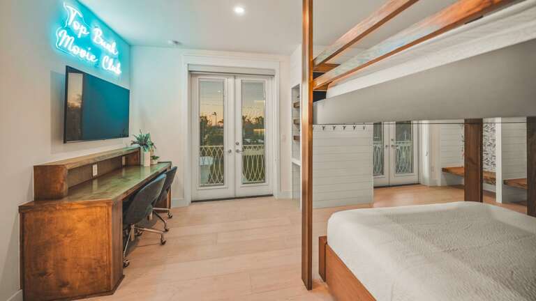 Bedroom 5 - En-Suite Bathroom - (2) Queen/Queen Bunk Beds