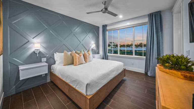 Bedroom 4 - En-Suite Bathroom - King Sized Bed