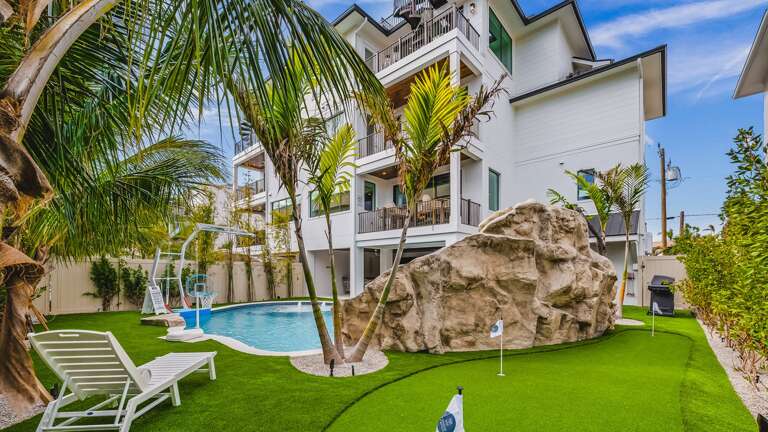 Siesta Springs - Resort Style Pool & Spa - Rope Swing - Mini Golf - Gas Grill - Lounge Chairs