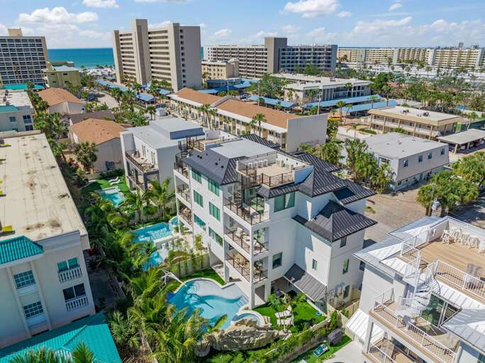 Daytime - Siesta Springs Rooftop Deck - Gulf Views