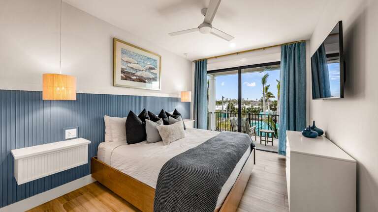 Bedroom 3 - En-Suite Bathroom - King Sized Bed - Balcony Access