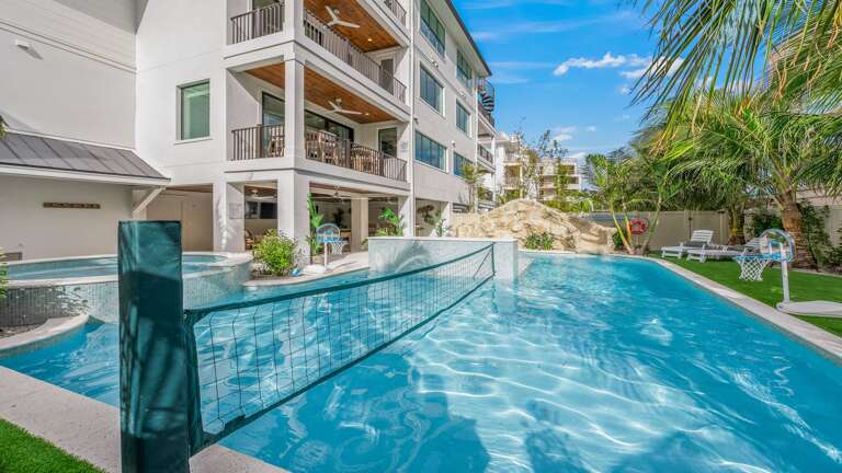 Resort Style Pool & Spa - Water Slide - Pool Volleyball - Mini Golf Resort Style Pool & Spa - Water Slide - Pool Volleyball - Mini Golf