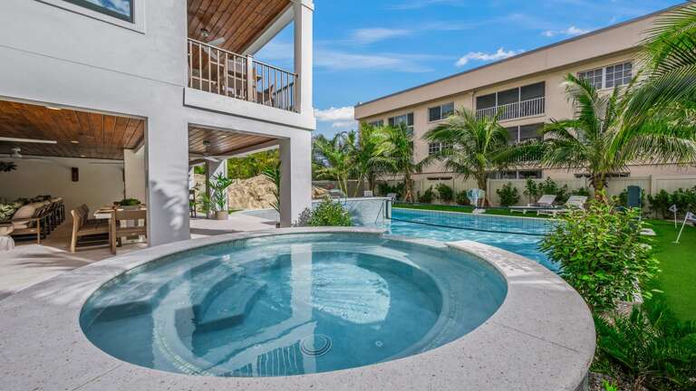 Resort Style Pool/Spa Resort Style Pool/Spa